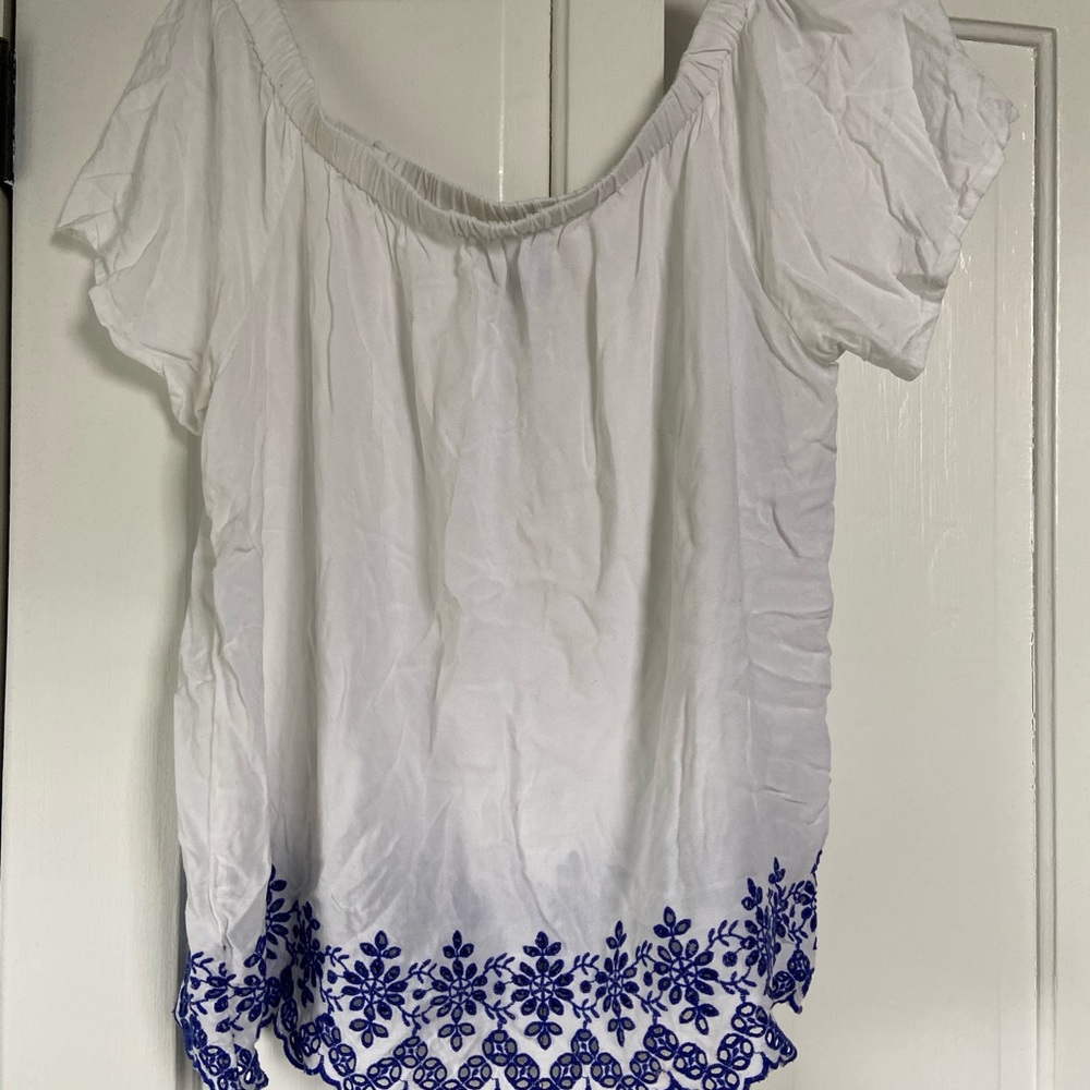 Old Navy Women’s M off the shoulder top